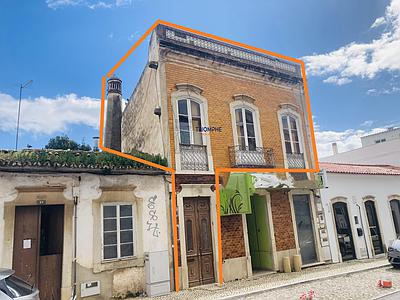 7 bedroom apartment, to renovate, center of Loulé