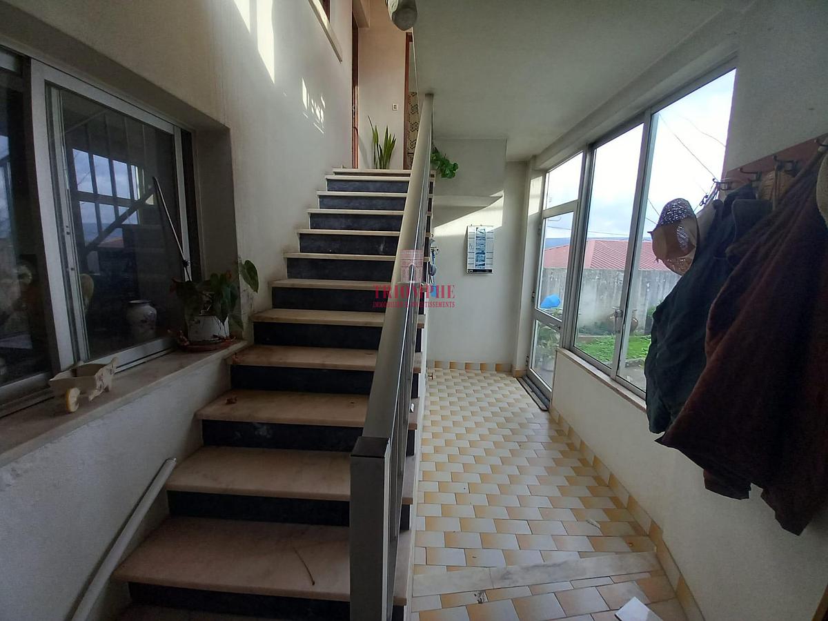 M-Moradia T4 com logradouro em Turquel, Alcobaça-escadas 6194