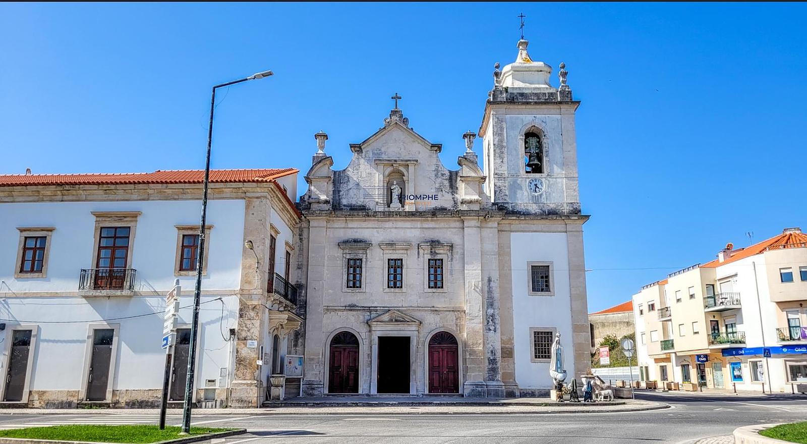 F- Espaço Comercial no Centro de Porto de Mós7885