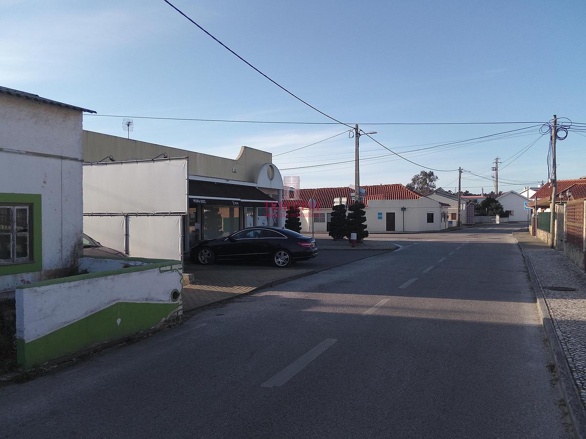 E- Edifício Comercial na Marinha Grande a 1 minuto da estrada de São Pedro de Moel4992