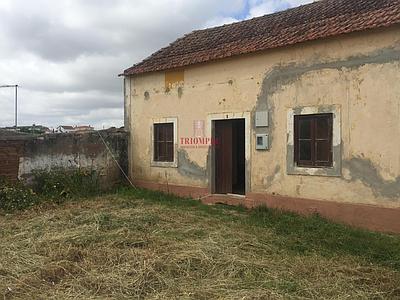 Maison avec terrain à 10 minutes de Caldas da Rainha