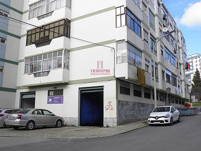 Espaço polivalente para venda em Barreiro