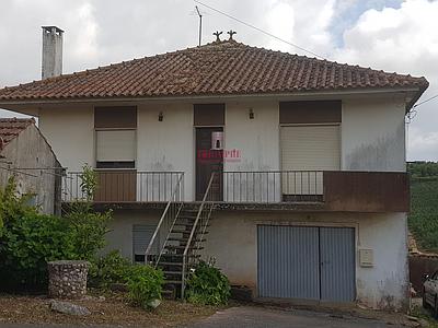 3 bderoom villa in Alcobaça with land.