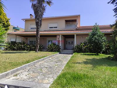 House T4 with Garage and Warehouse, located in Meirinhas, Pombal