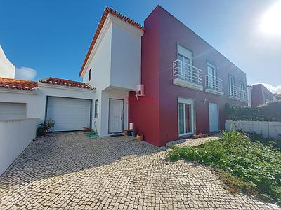 Modern style T5 semi-detached house in Atouguia da Baleia