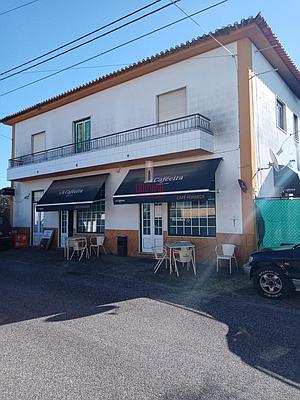 Maison, 5 chambres avec terrasse et espace commercial au rez-de-chaussée, Asseiceira, Tomar