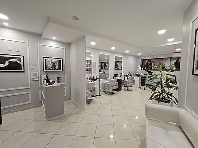 Commercial establishment for hairdressing salon, Fátima