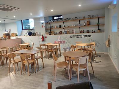 Transfer of Coffee Shop/Grocery Store right in the Center of Leiria