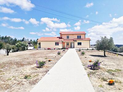 6 Bedrooms House in Louriçal, Pombal with a stunning view!!!