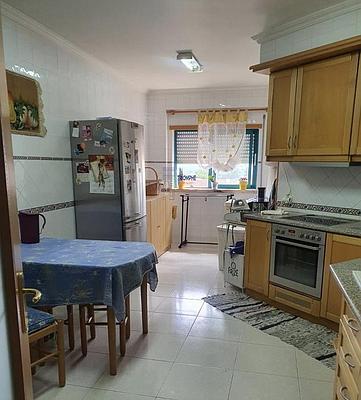 Four-bedroom duplex apartment in Leiria