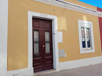 2 Bedroom Semi-Detached House Ajuda