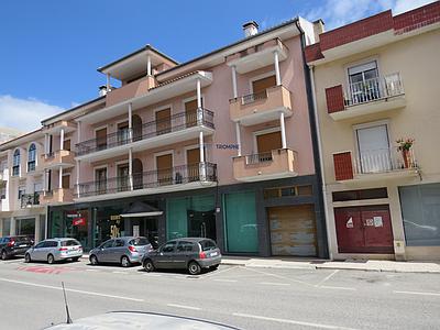 Espace commercial dans le centre de Porto de Mós