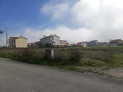 Urban plot of 661 m² in the Nadadouro area