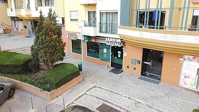 Restaurant en activité au centre de Ramada, Odivelas