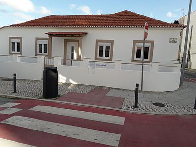 Fully renovated 2-bedroom villa in Caldas da Rainha 