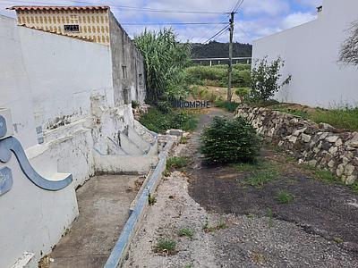  3463m² plot with ruin in Alfeizerão, Alcobaça - Investment opportunity