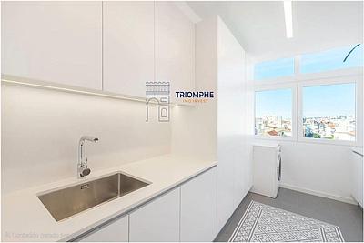 Fully Renovated 3-Bedroom Apartment with Balcony, Benfica