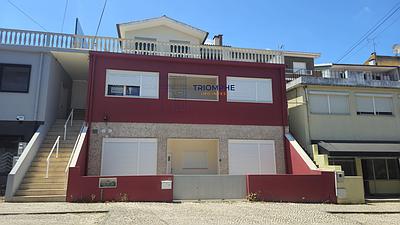 Modern 2-Bedroom Apartment with Balcony & Private Terrace in Torres Novas
