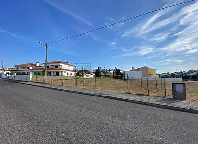 Urban Land 1350 m² Montalvo Constância
