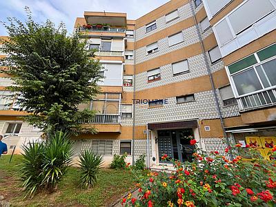 Renovated 4-Bedroom Apartment with Two Bathrooms and Balcony | Póvoa de Santo Adrião