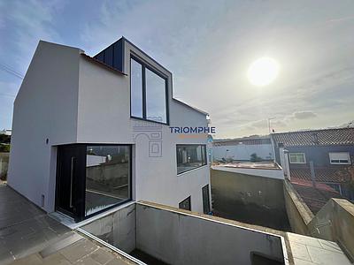 Fully renovated 3-bedroom house with mezzanine- Cabriz, Sintra