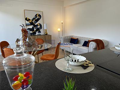 Apartment T3 remodelado com varanda em Benfica