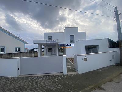 New, detached house 1 km from São Martinho do Porto beach